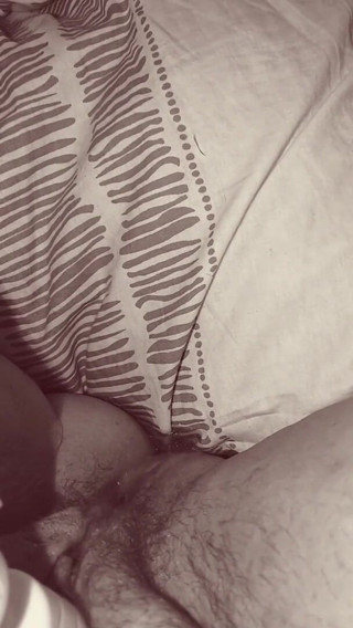 Tht_onegirl: สาวอวบอ้วนหนุ่ม ๆ หีขนดกแตกน้ำพุ่ง