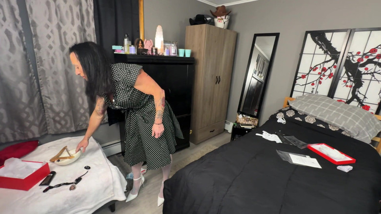 Kandylegsxxx: Bts:kandy 1950'lerin ev hanımına dönüşüyor