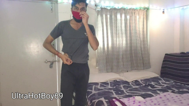 UltraHotBoy69: Nackt mit buntem licht