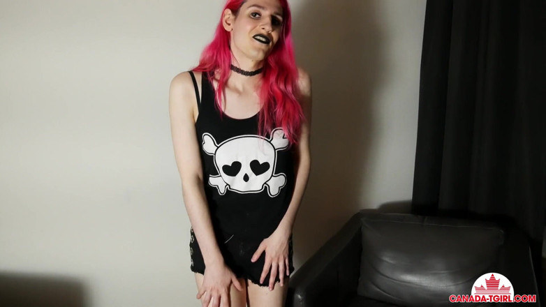 Canada TGirl: Redhead TS Dezabel Jett cums