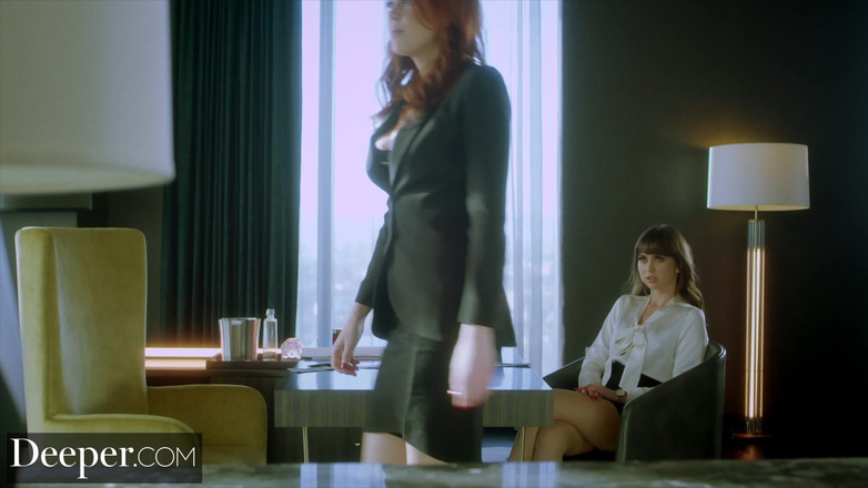 Deeper: 更深。红发女郎Maitland训练秘书莱利服务她的老板