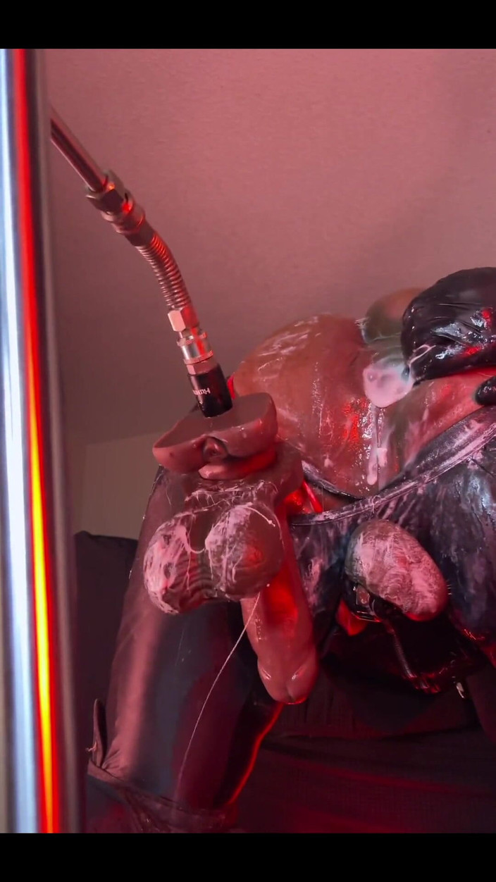 DipsoDeep: Intense Creamy Fuck on the Butt Machine - Gaping and Farting...