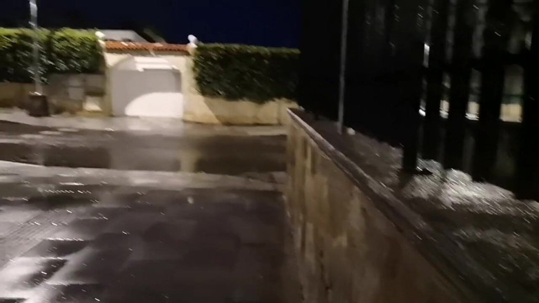 Monster_Meat_: Wanking on the street