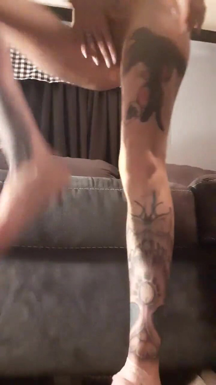 PandoraSG: Dominazione e umiliazione di furgoni a scacchi