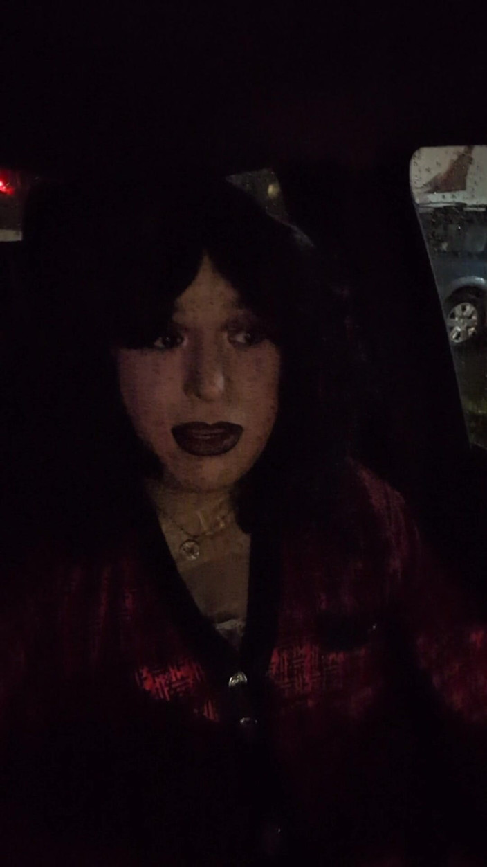 Tongue Lashor 69: Sam w samochodzie