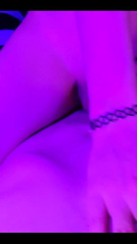 자지를 빨아주는 18세 소녀 