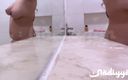 Priya Emma: बड़े स्तनों वाली सुंदर अरबी गोल-मटोल पत्नी स्नान कर रही है