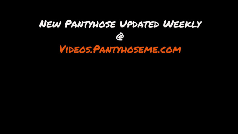 Pantyhose me porn videos: छोटे स्तन वाली कुंवारी कमसिन lucy पेंटीहोज में किचन काउंटर पर चूत रगड़ती है