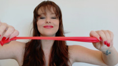 Kinky Lyrical: Poskakuje balónkem na vysokém podpatku! Rozšířená verze