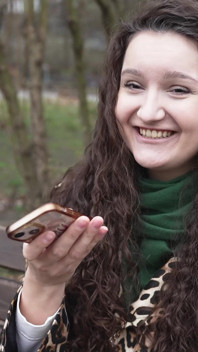 Niemiecka skaut - wielkie naturalne obwisłe cycki nastolatka Alisa Horakova z owłosioną cipką na Casting Fuck