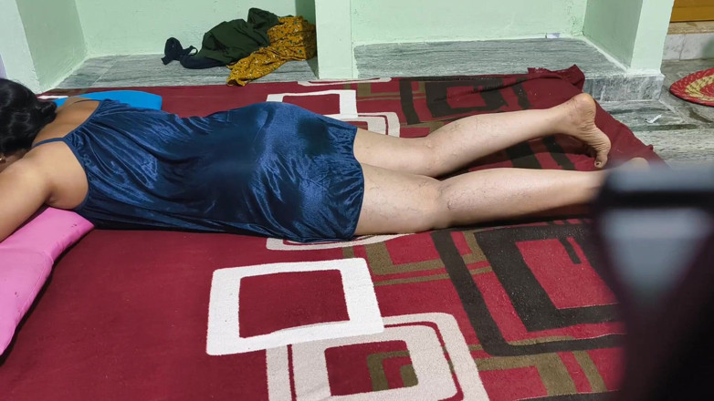 Sexy sindu: セクシーなデジの妻は彼女の夫によって激しく犯されました