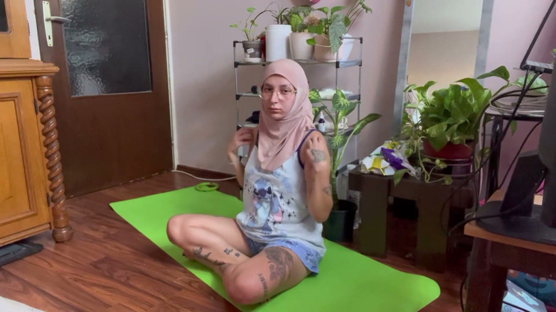 lanalovacutie: Yoga in Hijab Day 18