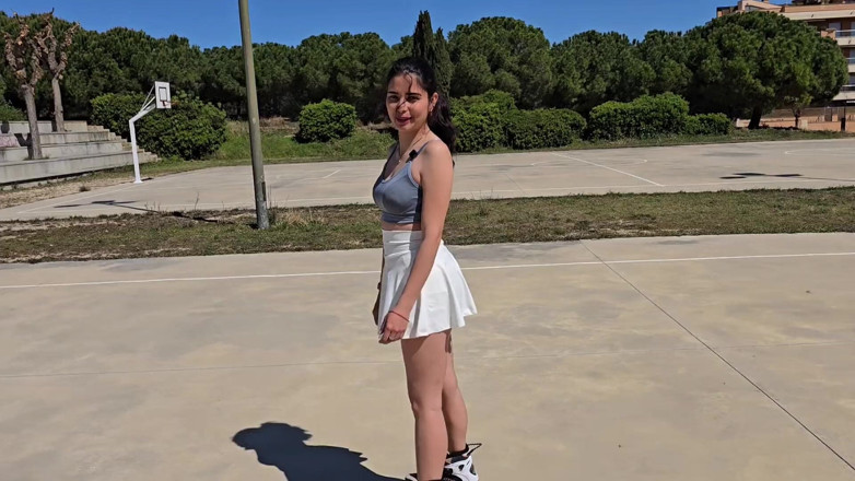 Passionsecret07: Neighbor on Roller Skates Has Public Sex in the Car