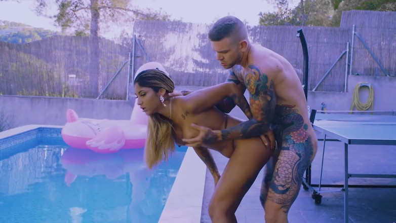 Club Anissa Kate: Venus Aphrodite, copiously expanded by the pool