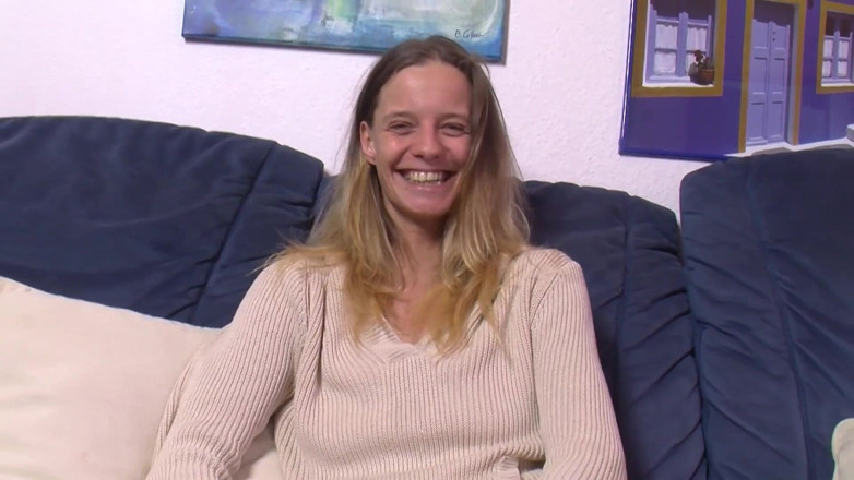 German Fuck Movie: Komm schon, du kleine schlampe wichst deine muschi schön 2