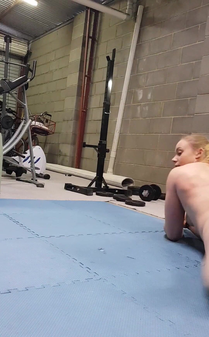Michellexm: Nude Foam Rolling, Stretching, Twerking, Dry Humping