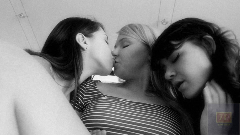Zona Divas NET: Trio lesbian ini telah memutuskan mereka telah mendapat semua pantat...