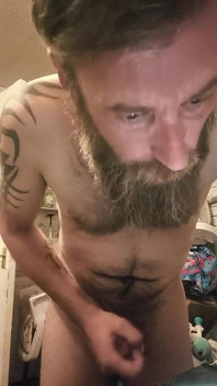 Grande pau masturbando e fumando fetiche