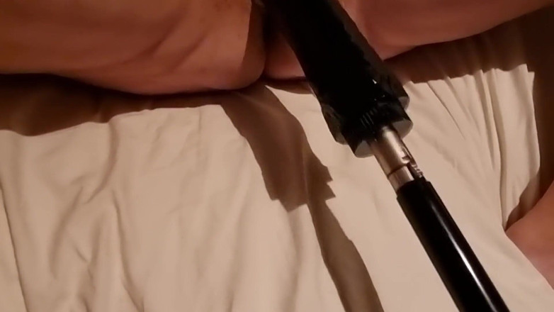 Extreme couple NL: MILF dikongkek lagi oleh mesin kongkek dan batang mij