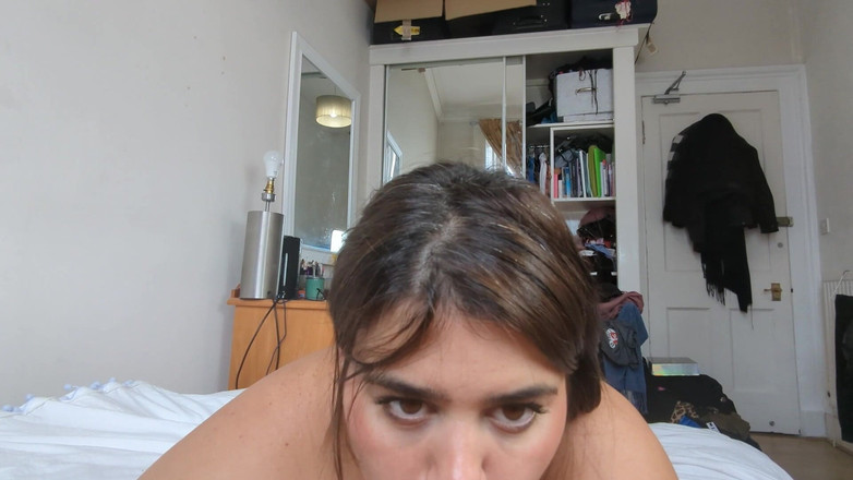 LuciaLatinaGomez: Al telefono con mio marito mentre tradisce pensa che sia...
