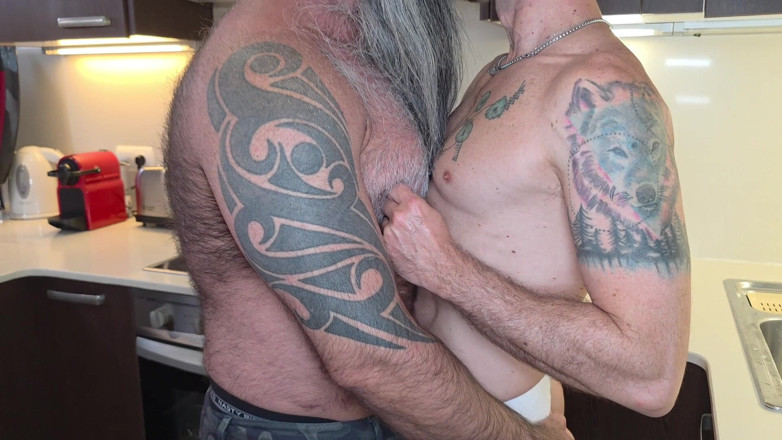 Tommy Cray: Filled Deep and Dripping Out