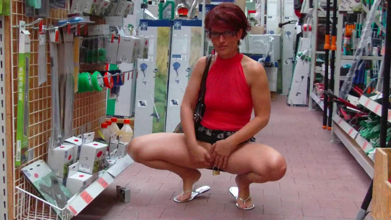 Popp Sylvie: Outdoor cum swallow with Popp Sylvie