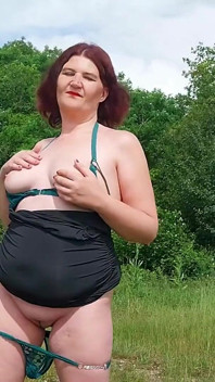 Ik hou ervan om naturist te zijn en geneukt te worden.