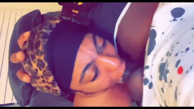 Fijii pornbox: Lütfen üvey babam boğazımı sikiyor