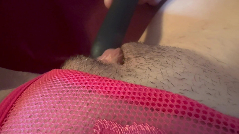 Artemisia Love: Tante sange ini lagi asik muasin memek beceknya sendirian pakai...