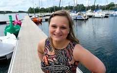 Pedalboat-ngentot pedalboat berisiko sampai dicrot di dalam di tengah danau