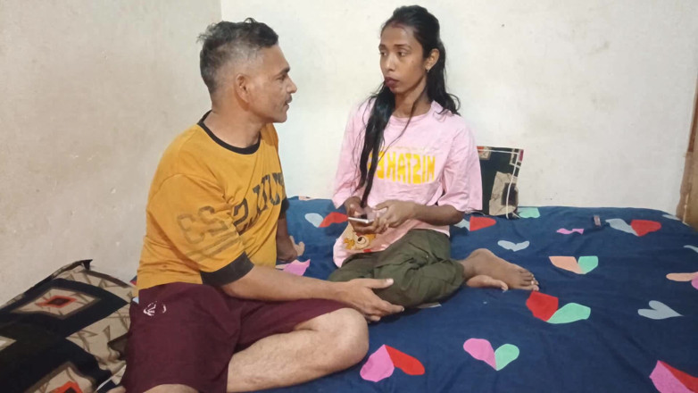 Truefuker: Desi dorfschwegerin nimmt sperma in den mund von großem desi-schwanz