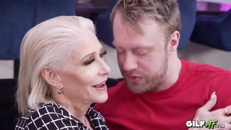 Gilf AF: Oma wird gefickt