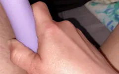 Guardami mentre mi faccio un orgasmo duro provando il mio nuovo giocattolo
