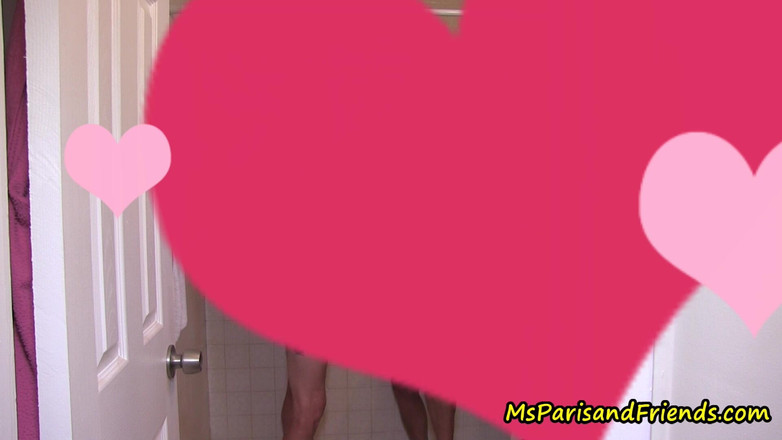 Ms Paris and Friends: Швидкий секс у душі