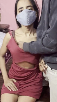 Alina dientot gaya doggy sama kontol besar sahabatnya sendiri
