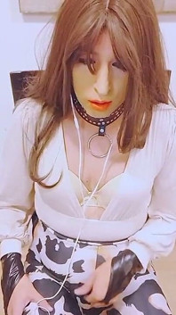异装者在触摸时幻想男性