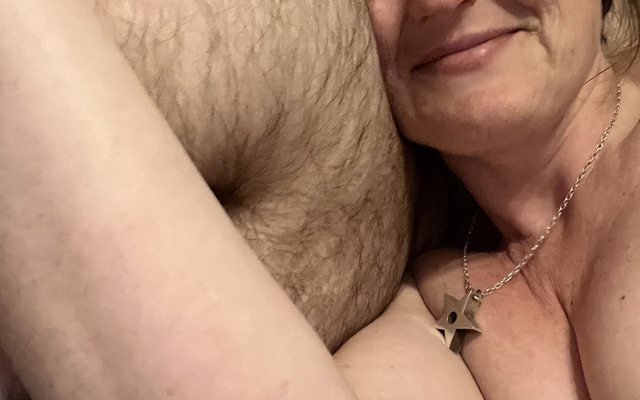 MistressWriggler: Máš Velké Ochablé Břicho? Mohl Bys Být Mojí Úplnou Blažeností! Moje Říše...