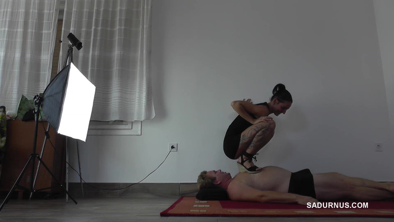 Sadurnus: V rámci Dyanna's Sandály