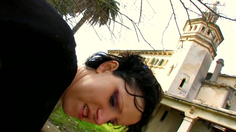 Real Home Made: Pussy fucking fingering in the castle garden