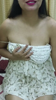 Indian Girl Saara Meet First Time BF She Seduce Him Show Big Boobs Fingering in Pussy Very Horny in Hindi