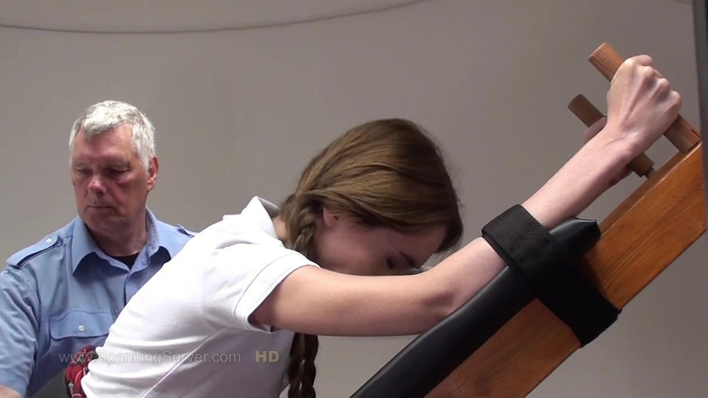 Spanking Server: Sissi Tebat 29232