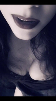 A Little Bit of Stepmommy Roleplay While Sexting