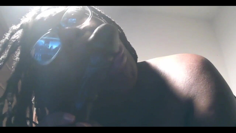 His Queen Suga: Nesnáším sání falešného ptáka.