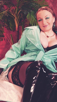 Hot MILF in Latex Catsuit, Sexy Stockings and Fetish Pvc!