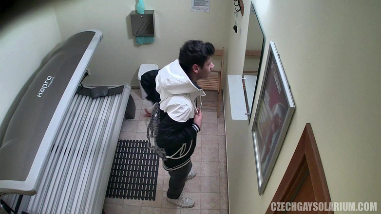 Czech Gay Solarium: Секретне кам-шоу чеського гей-солярії 41 нахабного твінка