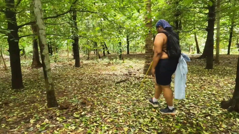 Anne Ipe: chhutti par ghar patni, jangal men nagn ghoomna. uski seksi...