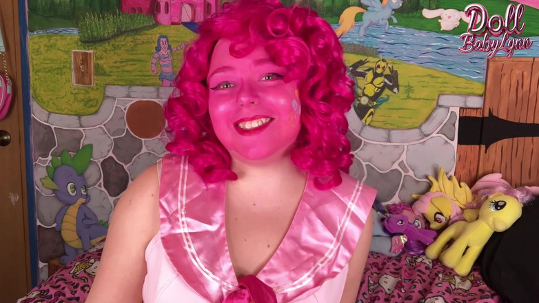 DollBabyLynn: Rülpsen und singen mit pinkie