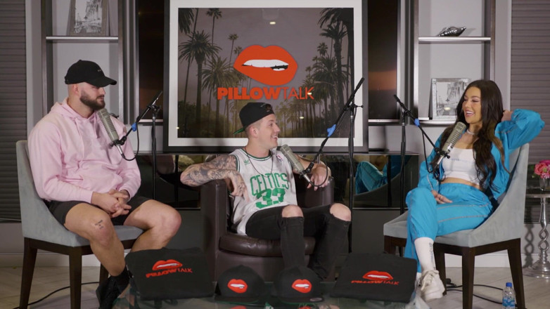 Pillow Talk: Mädchen mit weißer klaue !!