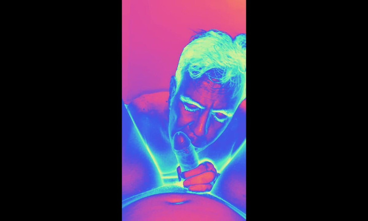 Ladyboy Karl: Ледибой сосет