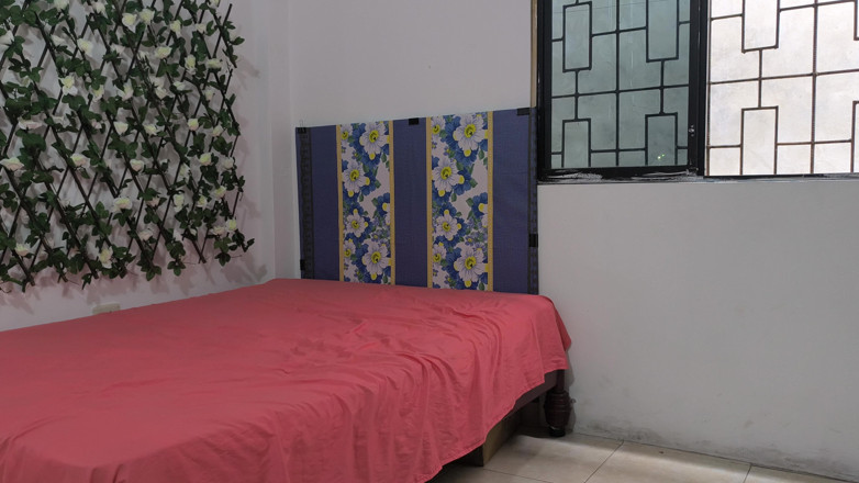 PATY PATY: Madrastra De Culo Grande Se Pone Cachonda En La Habitación...